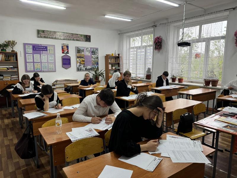 Пробный ЕГЭ в 11 классе по русскому языку..