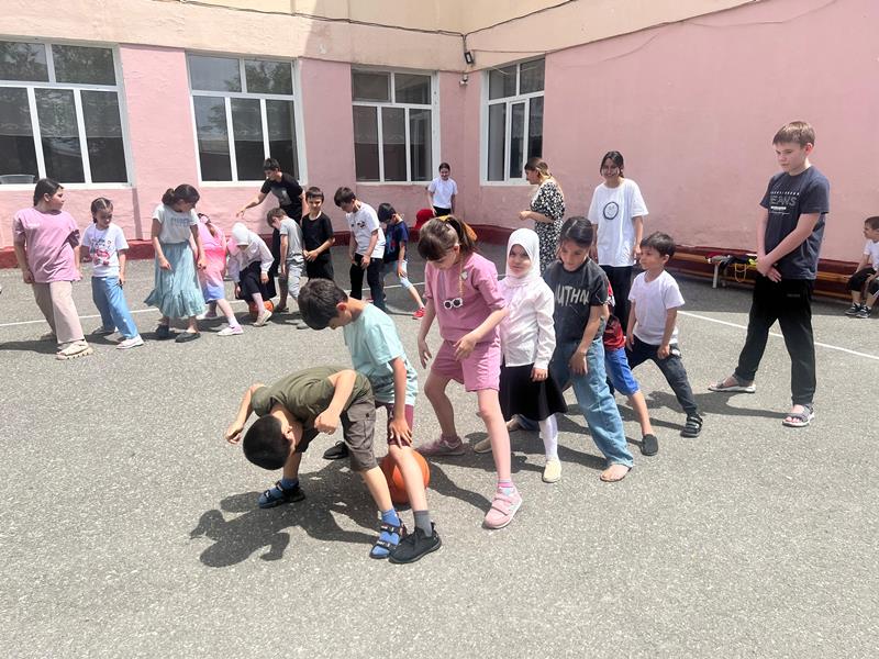 Двенадцатый день в пришкольном лагере «Дружба».